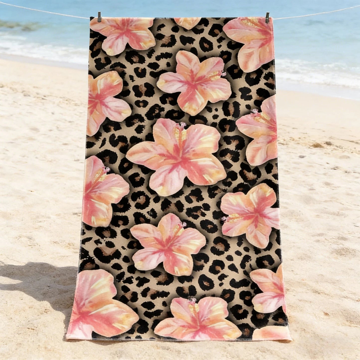 Telo Mare in Microfibra con Stampa Leopardata e Ibisco Rosa – Asciugatura Rapida, Anti-Sabbia 6 Misure da 50×100 a 140×180 cm