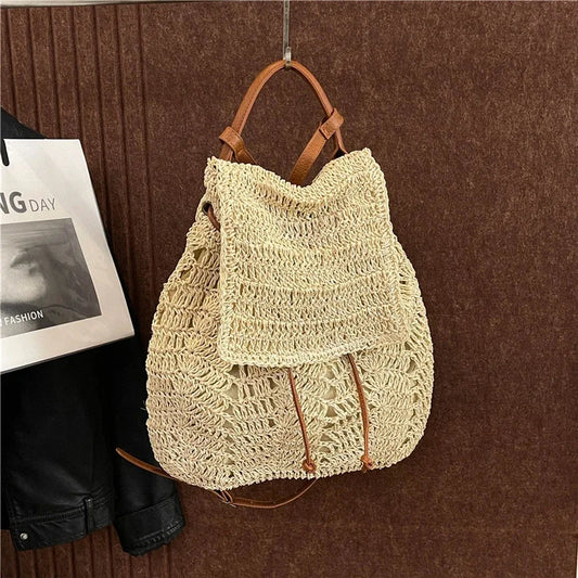 Zaino da Donna in Paglia Intrecciata Stile Boho – Chiusura a Corda, Tracolla Arcuata – 2 Colori