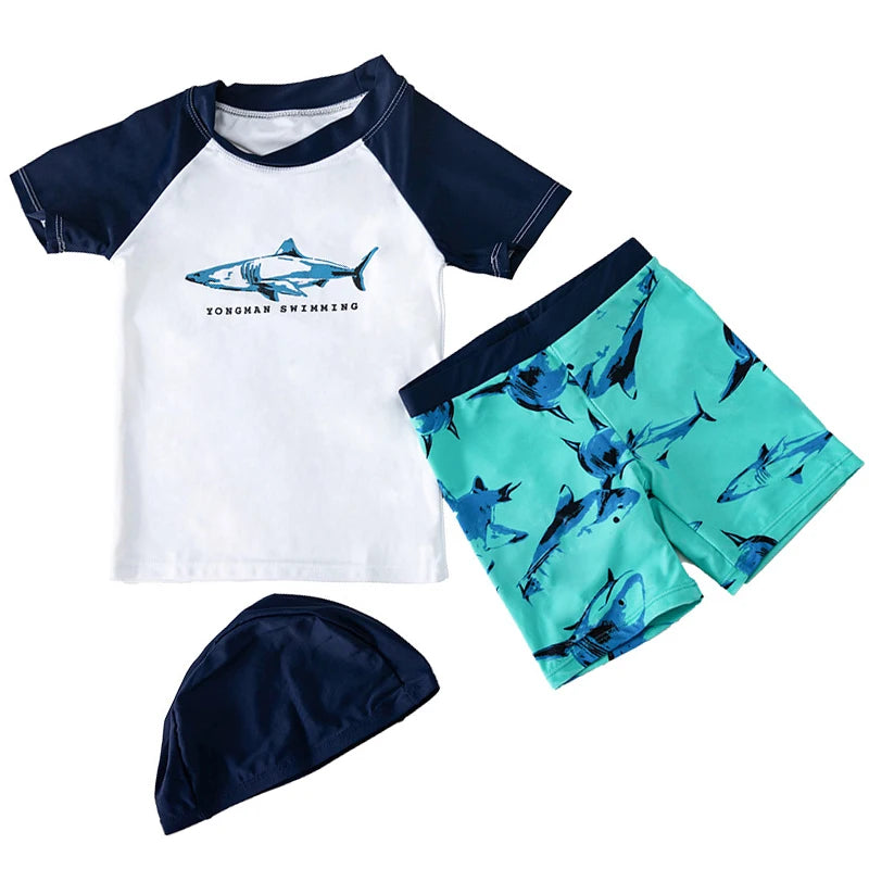 Set Nuoto Bambini 3 Pezzi UPF50+ – Rash Guard + Costume + Cuffia - Squalo Dinosauro Mare Piscina, XS(2)–3XL(14) 20 Fantasie