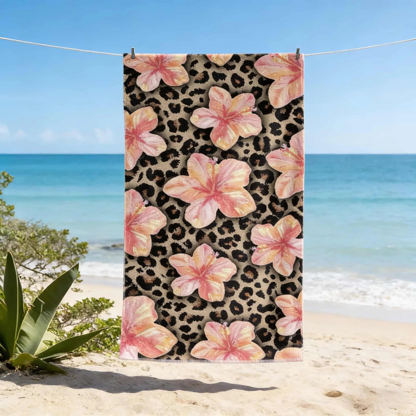 Telo Mare in Microfibra con Stampa Leopardata e Ibisco Rosa – Asciugatura Rapida, Anti-Sabbia 6 Misure da 50×100 a 140×180 cm