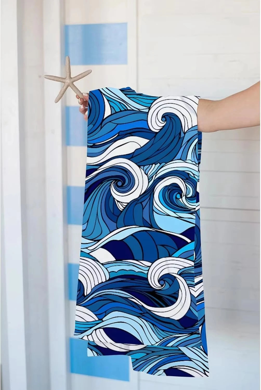 Telo Mare Microfibra con Stampa Onde – Asciugatura Rapida, 7 Misure da 40×60 a 140×180 cm