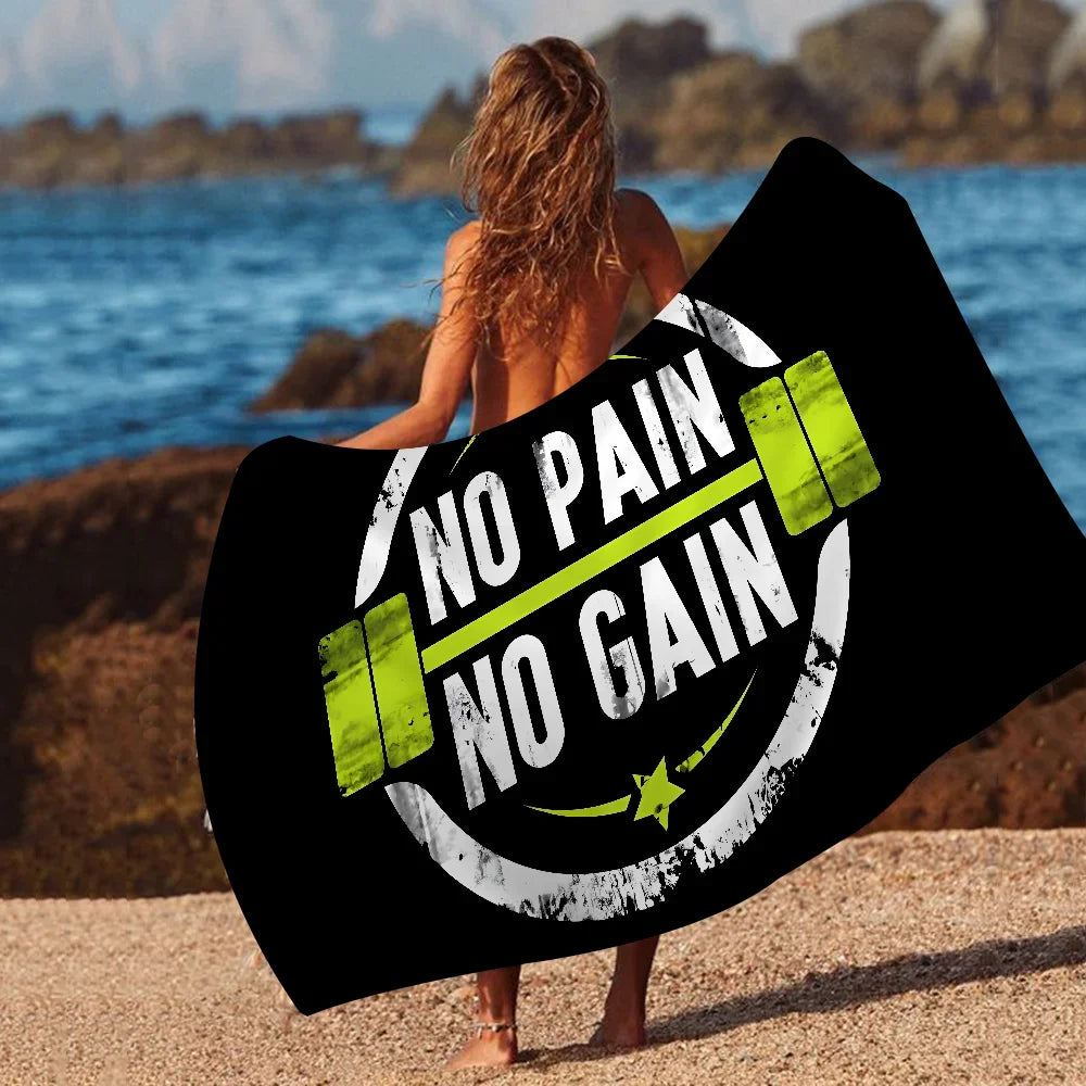 Telo Mare e Palestra in Microfibra con Slogan Fitness su Fondo Nero – 10 Modelli 6 Misure da 40×70 a 150×220 cm