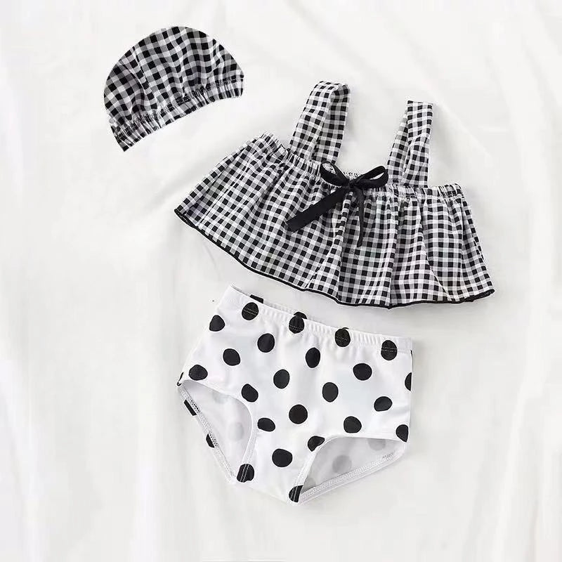Costume da Bagno per Bambina 3 Pezzi con Cuffia – Bikini Stile Coreano a Quadri con Fiocco Farfalla, 10–30 kg Bianco e Nero