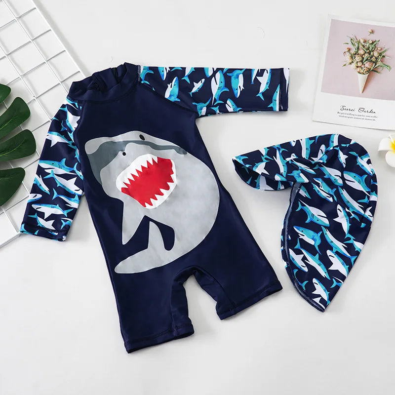 Costume da Bagno per Bambini con Protezione UV UPF50 – Set Rash Guard con Cappellino Abbinato e Fantasia Marina, XS–2XL | 10 Fantasie