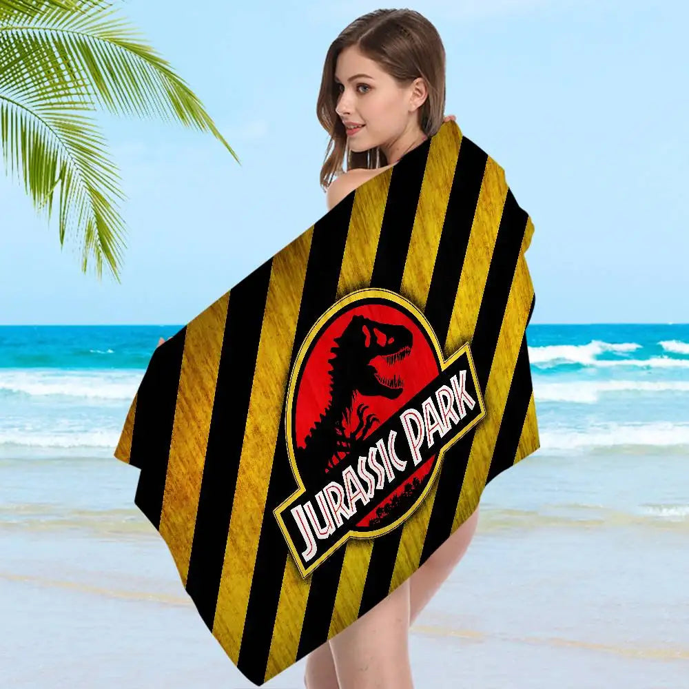 Asciugamano Jurassic Park su Fondo Colorato – Telo Mare e Bagno in Poliestere e Cotone, 4 Modelli 7 Misure